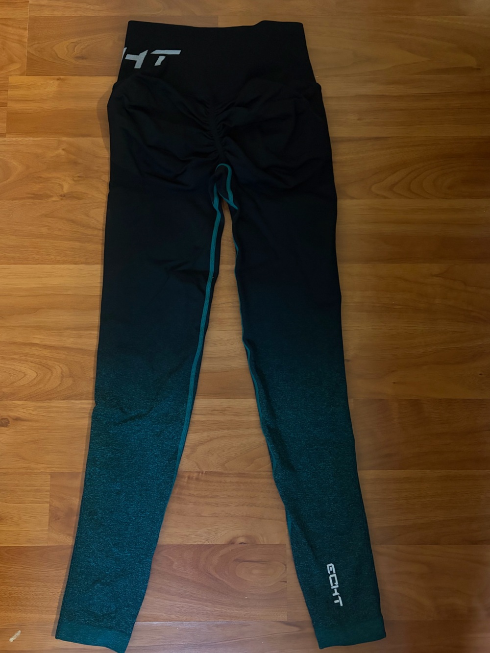 ECHT Teal Ombre Scrunch Butt Leggings - Picture 2 of 3
